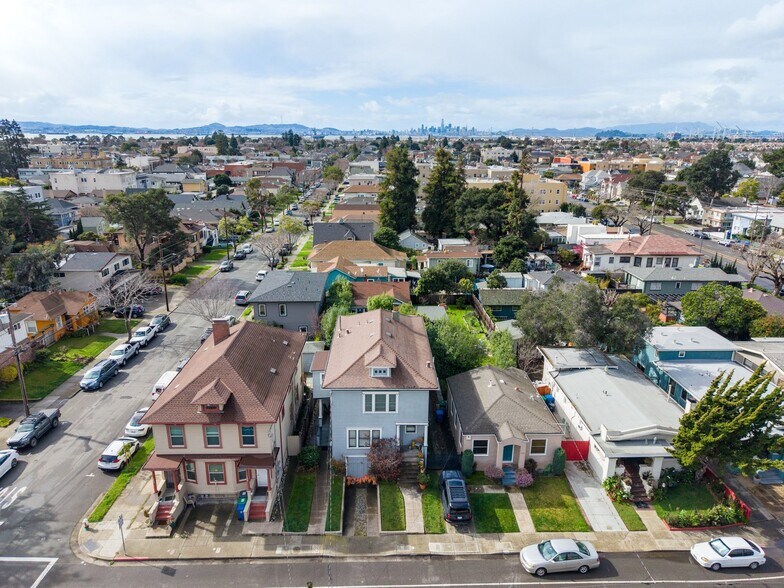 More Photos Of 1527 8th St, Alameda Apartments For Sale