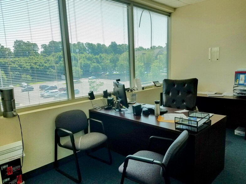 More Photos Of 8860 Columbia 100 Pkwy, Columbia Medical For Sale