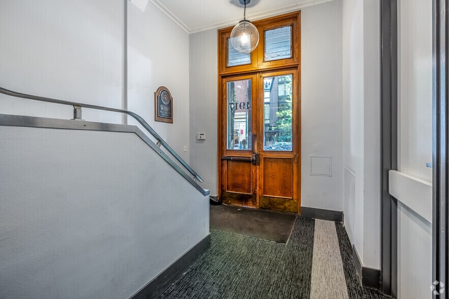 More Photos Of 1917-1921 1st Ave, Seattle Office For Lease