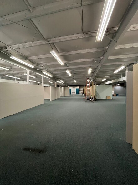 More Photos Of 3905 Radio Rd, Naples Warehouse For Sale