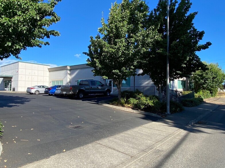More Photos Of 3467 Galvin Rd, Centralia Office For Sale