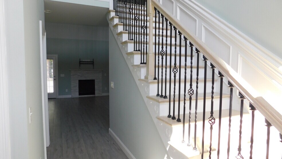 More Photos Of 1600 3rd Loop Rd, Florence Multifamily For Sale