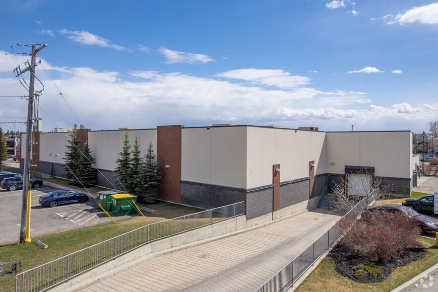 More Photos Of 7337 Macleod Trl S, Calgary Unknown For Lease