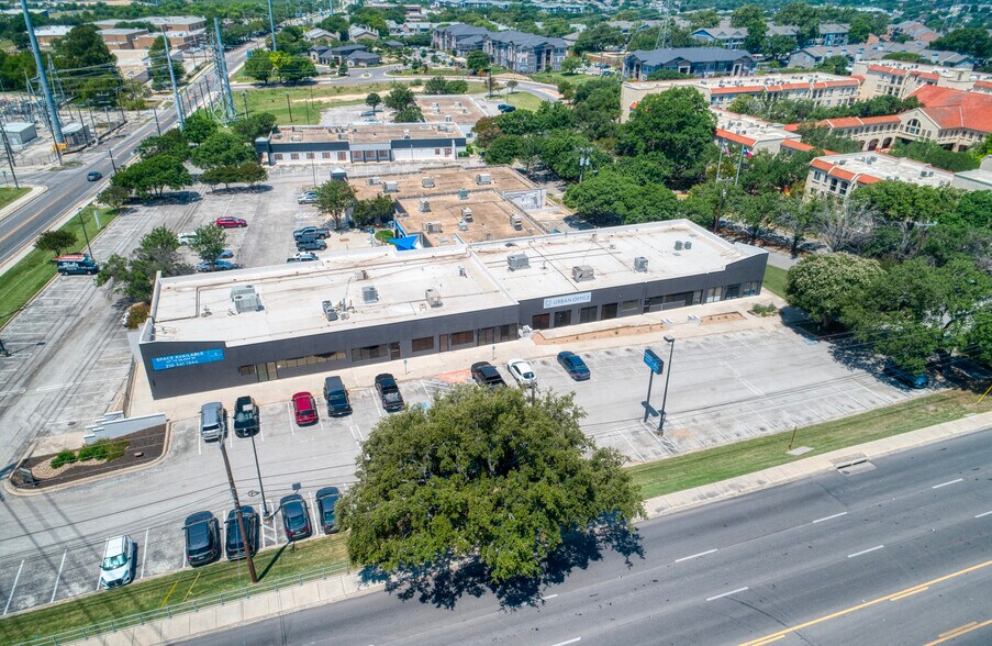 More Photos Of 8637 Fredericksburg Rd, San Antonio Storefront Retail Office For Lease