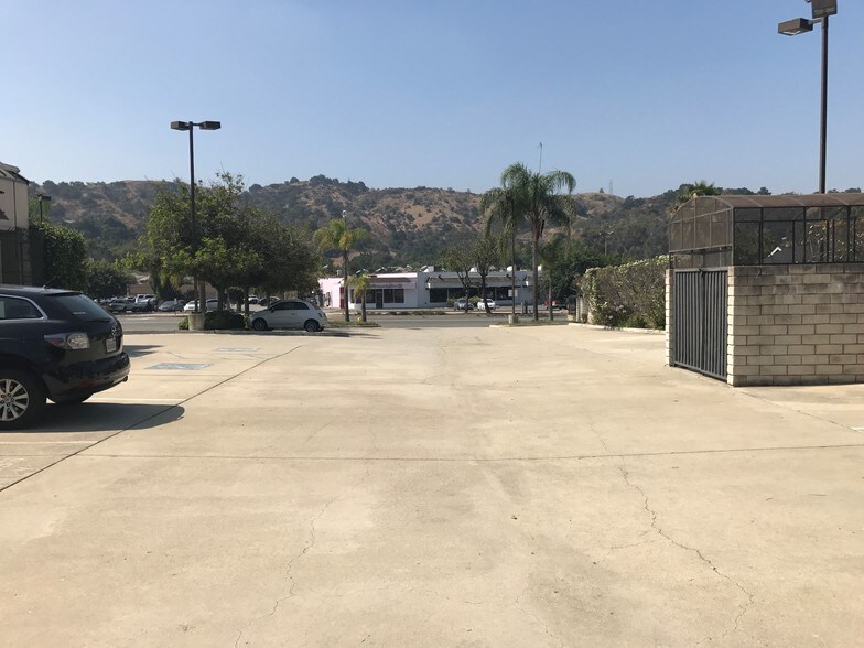 More Photos Of 947 Route 66, Glendora Freestanding For Lease