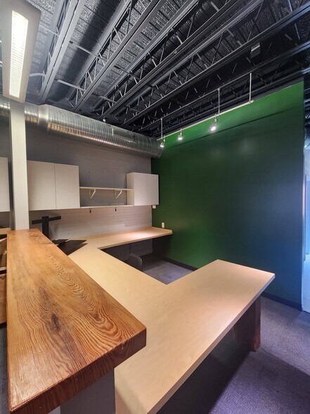 More Photos Of 408 S Spring St, Burlington Loft Creative Space For Lease