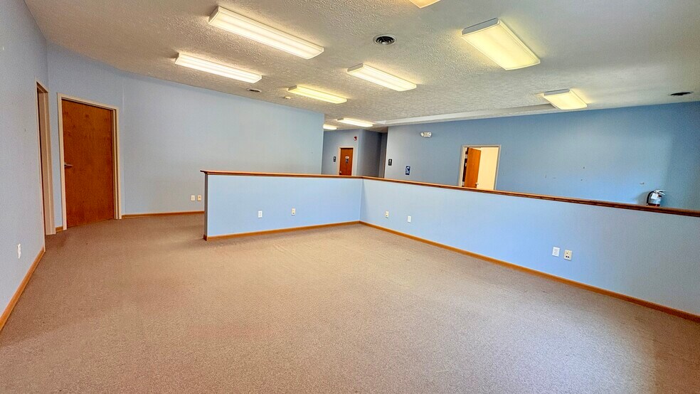 More Photos Of 1007 Mill Pond Ln, Greencastle Office For Lease