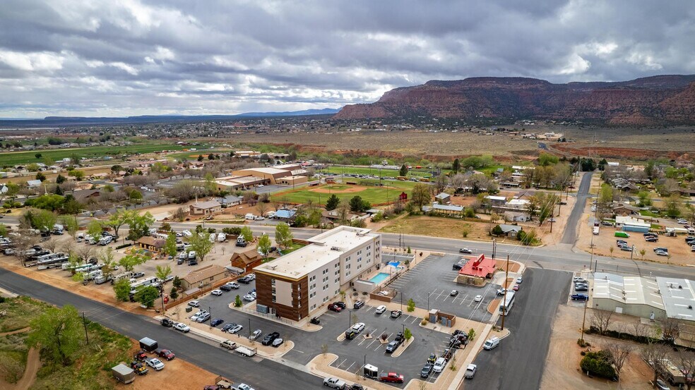 More Photos Of 465 S 100 E, Kanab Hospitality For Sale