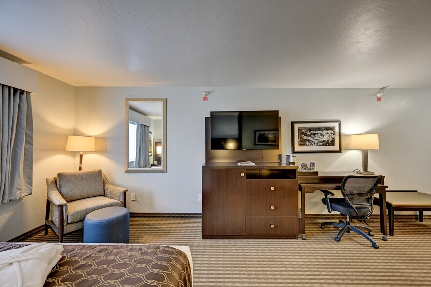 More Photos Of 733 US Highway 24 N, Buena Vista Hotel For Sale