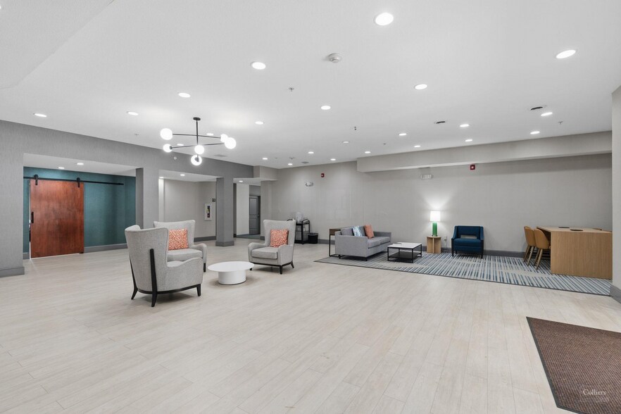 More Photos Of 334 Caroline St, Orange Hotel For Sale