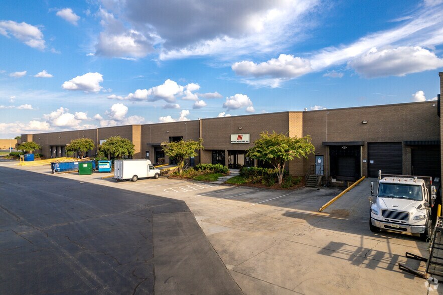 More Photos Of 11517 Cordage St, Charlotte Warehouse For Lease