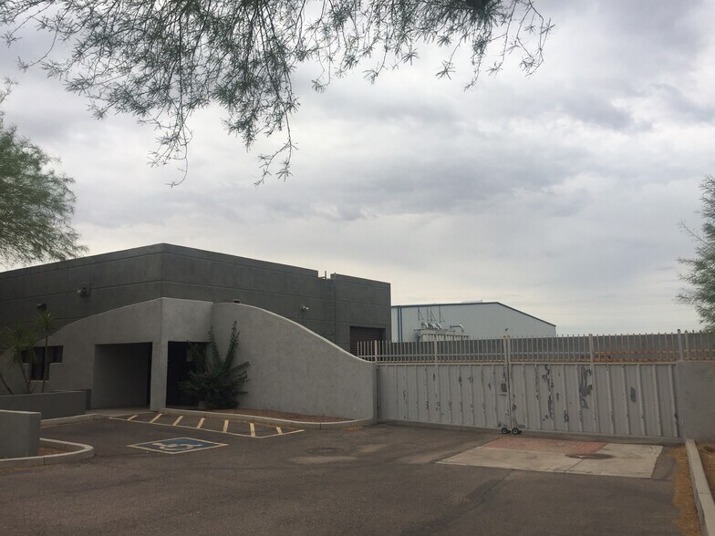 More Photos Of 1000 N Hamilton St, Chandler Warehouse For Lease