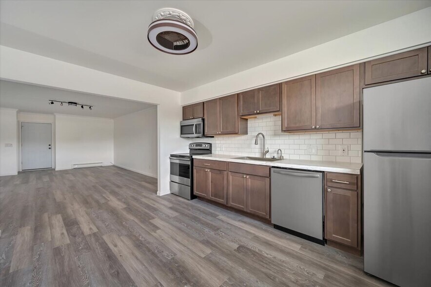 More Photos Of 548 Shattuck Rd, Saginaw Apartments For Sale