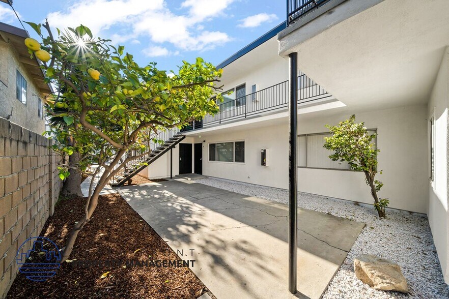 More Photos Of 1032 Bonita St, Tustin Apartments For Sale