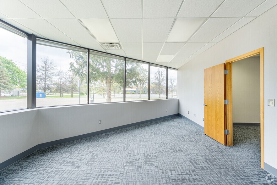 More Photos Of 31572 Industrial Rd, Livonia Unknown For Lease