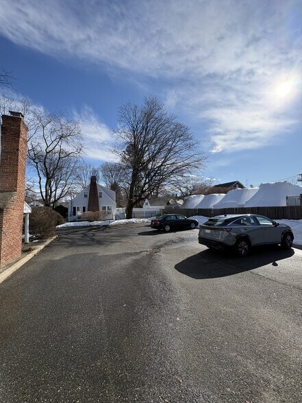 More Photos Of 44 Broadway, Greenlawn Office For Lease