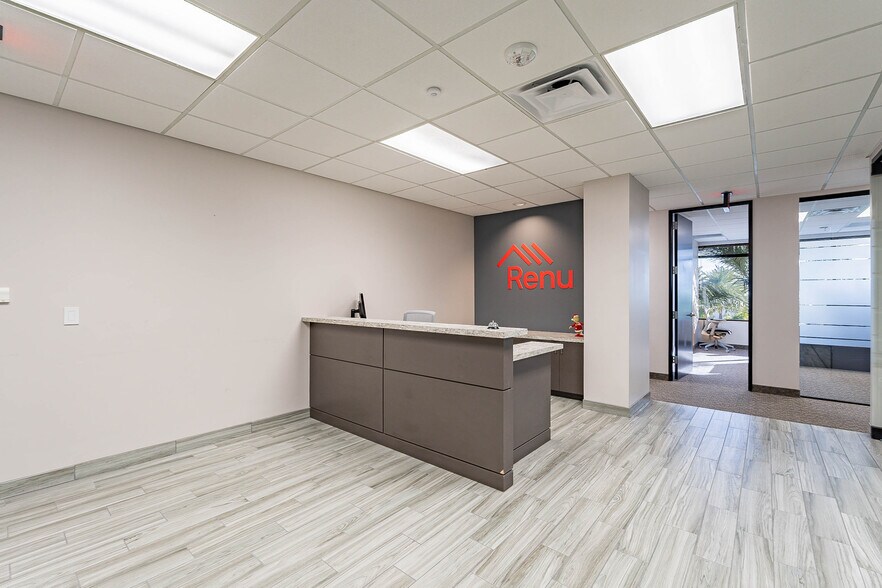 More Photos Of 7310 N 16th St, Phoenix Office For Lease
