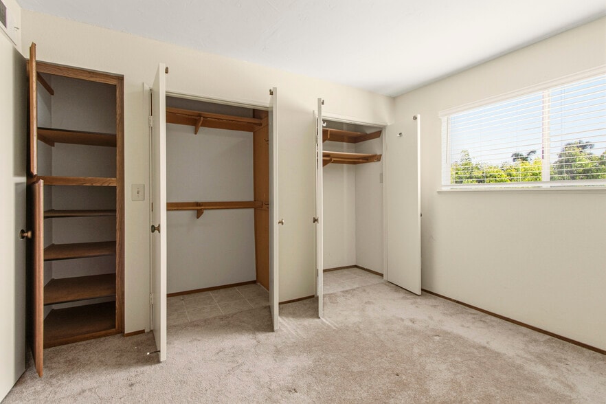 More Photos Of 4069 Goldfinch St, San Diego Apartments For Sale