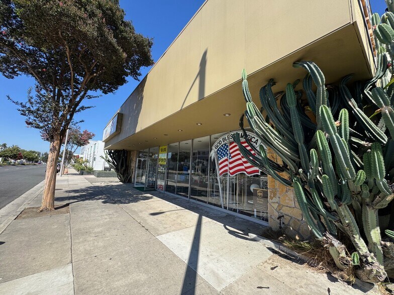 Primary Photo Of 10900 Paramount Blvd, Downey Storefront For Sale