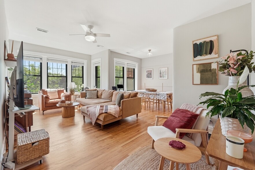 More Photos Of 5022-5030 N Winthrop Ave, Chicago Apartments For Sale