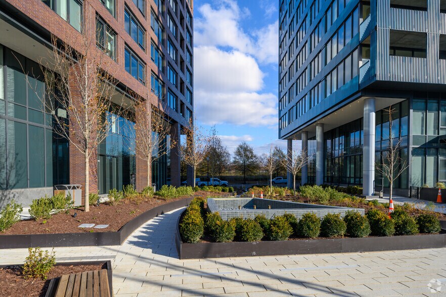 More Photos Of 3030 S Potomac Ave, Arlington Multifamily For Sale