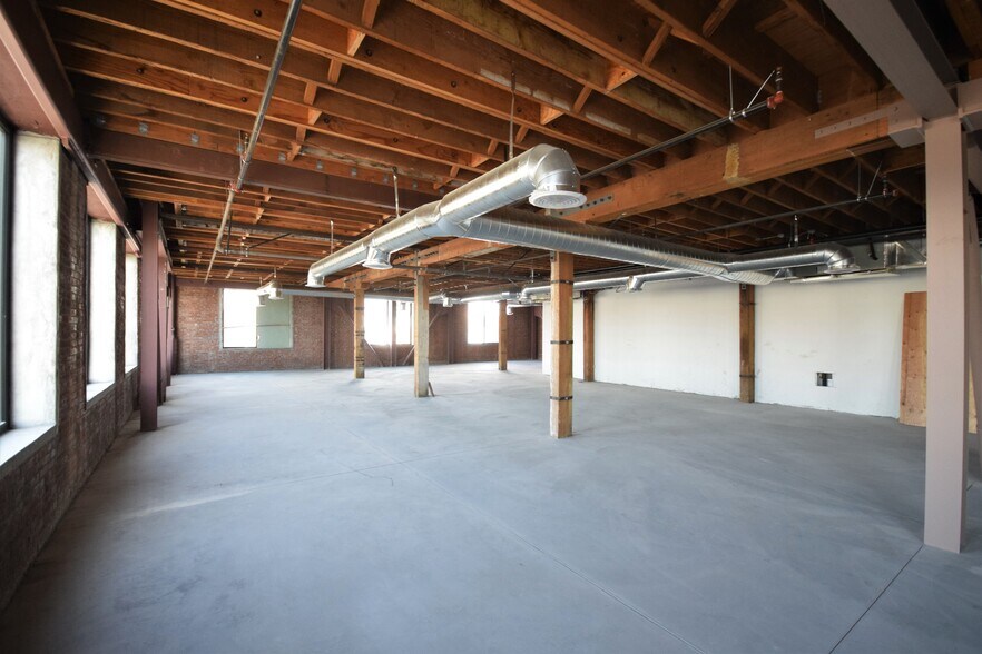 More Photos Of 440 Seaton St, Los Angeles Loft Creative Space For Lease