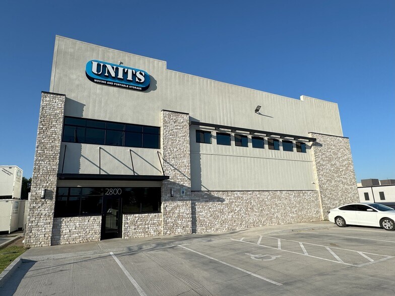 More Photos Of 2800 W Albany St, Broken Arrow Warehouse For Sale