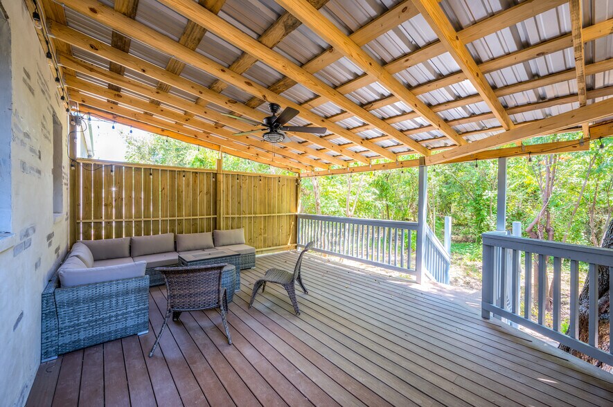 More Photos Of 21755 N I-45 Fwy, Spring Flex For Sale