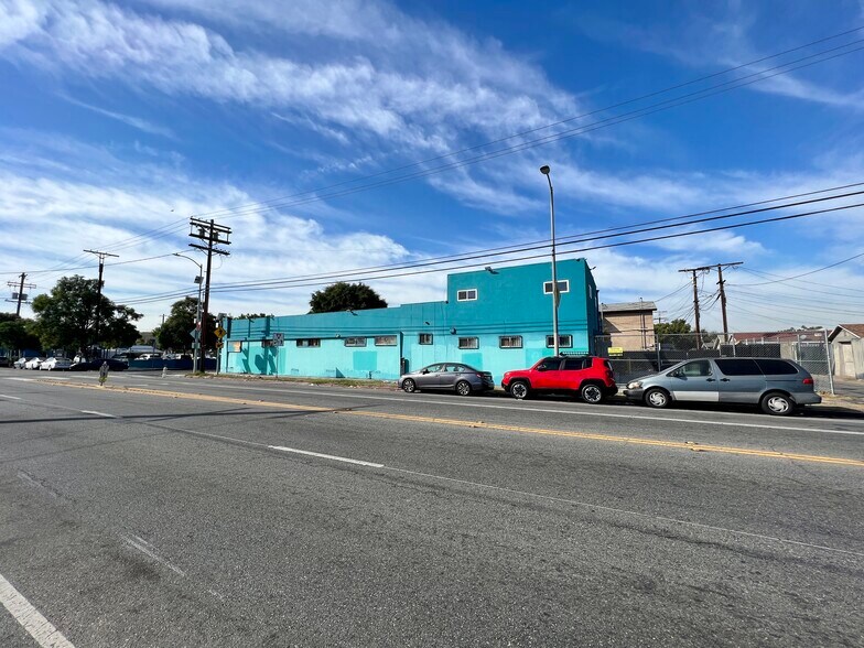 More Photos Of 805 W 57th St, Los Angeles Freestanding For Lease