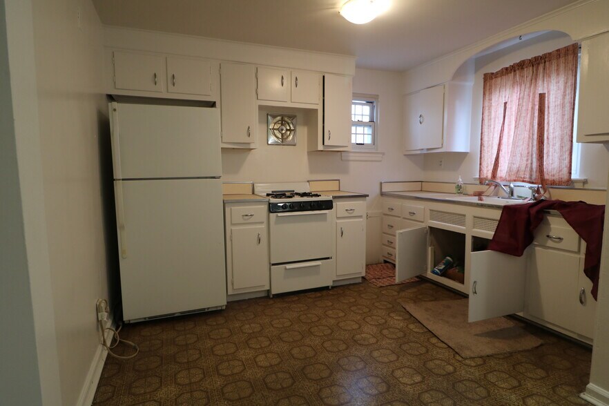 More Photos Of , Clifton Unknown For Sale