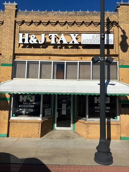 Primary Photo Of 1010 W Main St, Collinsville Storefront Retail Office For Sale