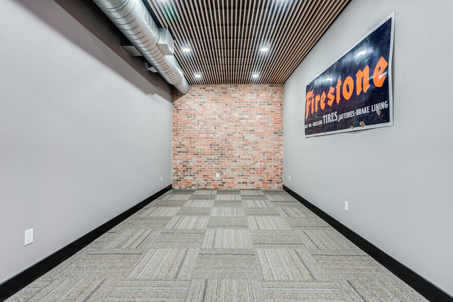 More Photos Of 1213 Crickets Ave, Lubbock Storefront For Lease