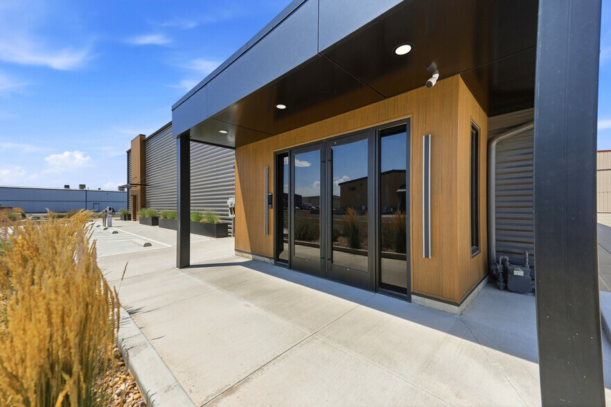 More Photos Of 1630 W 2225 S, Woods Cross Airplane Hangar For Lease