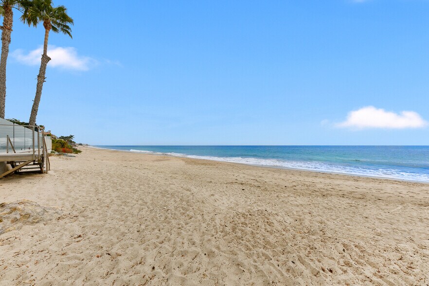 More Photos Of 22467 Pacific Coast Hwy, Malibu Freestanding For Sale