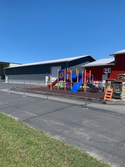 More Photos Of 310 2nd St, Boscobel Warehouse For Lease