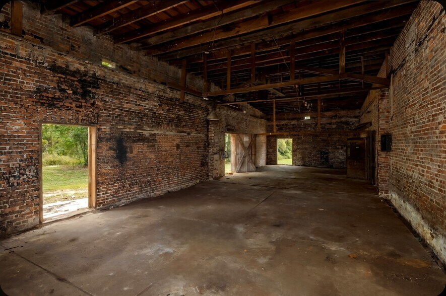 More Photos Of 305 S Orange Ave, Eufaula Industrial For Sale