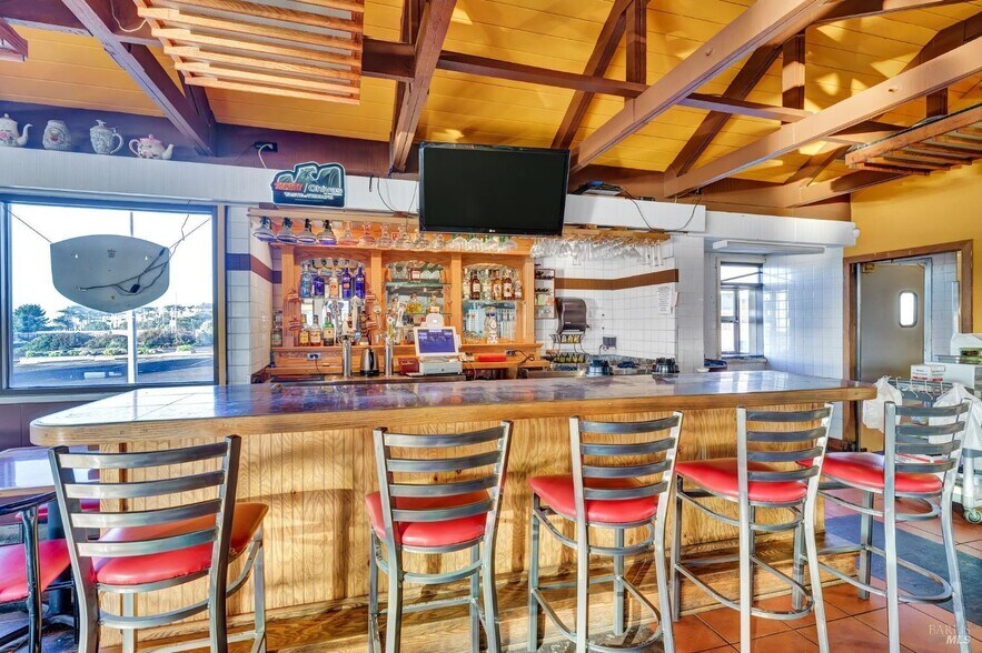 More Photos Of 760 S Main St, Fort Bragg Restaurant For Sale