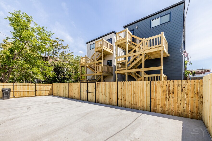 More Photos Of 6050 Eberhart ave, Chicago Apartments For Sale