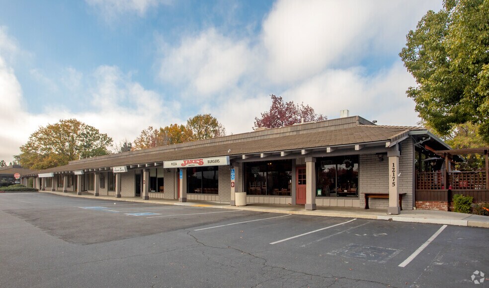 More Photos Of 12175 Saratoga Sunnyvale Rd, Saratoga Unknown For Lease