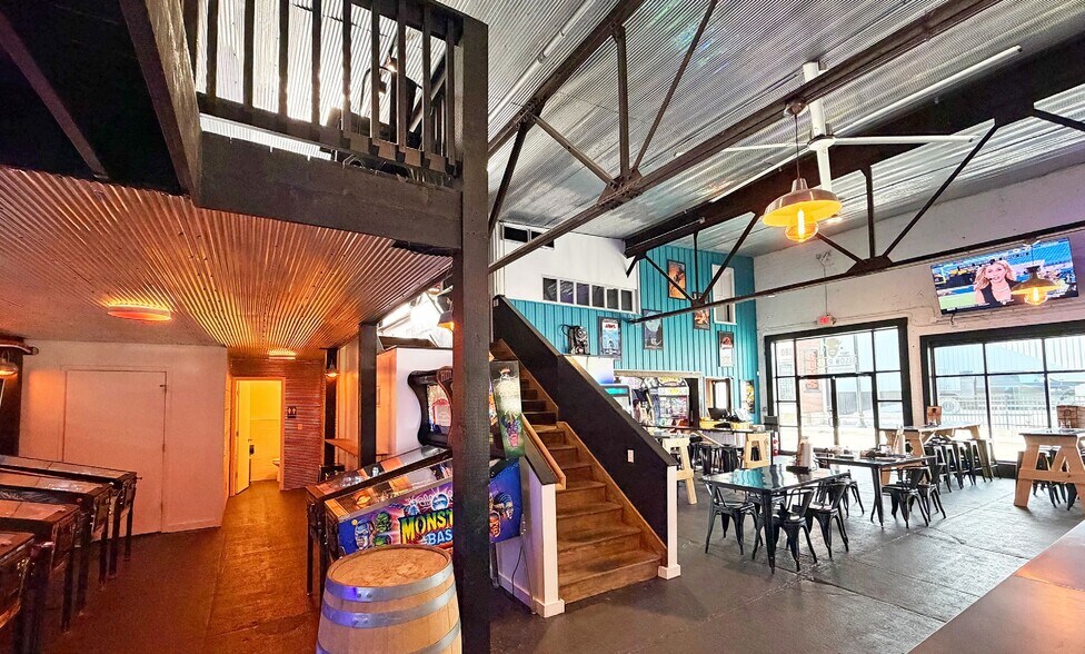 More Photos Of 180 E Cherry St, Troy Restaurant For Sale