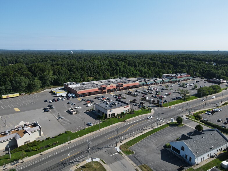 Primary Photo Of 601 Portion Rd, Ronkonkoma Unknown For Lease