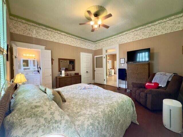 More Photos Of 924 Fillmore St, Corinth Hotel For Sale