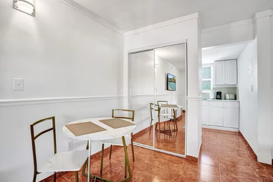 More Photos Of 905 N Federal Hwy, Lake Worth Beach Hotel For Sale