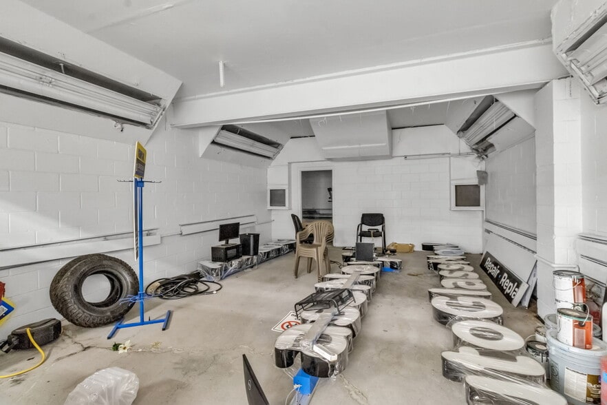 More Photos Of 874 Niagara Falls Blvd, Buffalo Auto Repair For Sale