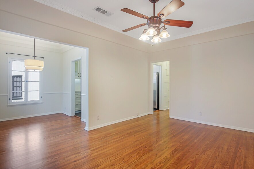 More Photos Of 1074 S Genesee Ave, Los Angeles Apartments For Sale