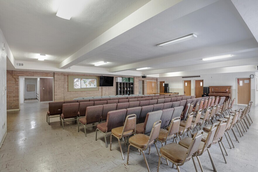 More Photos Of 4677 Tompkins Ave, Oakland Religious Facility For Sale
