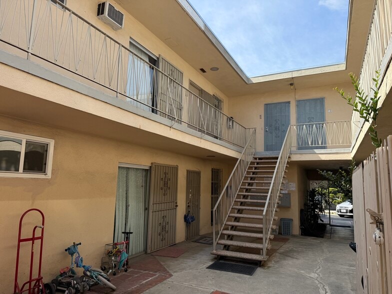 More Photos Of 3674 Empire Dr, Los Angeles Apartments For Sale