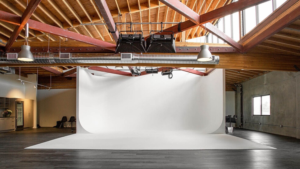 Primary Photo Of 4610 Valley Blvd, Los Angeles Manufacturing For Lease