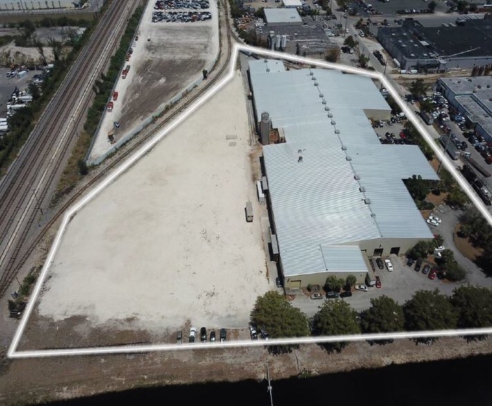 Primary Photo Of 10700 NW 36th Ave, Miami Warehouse For Lease
