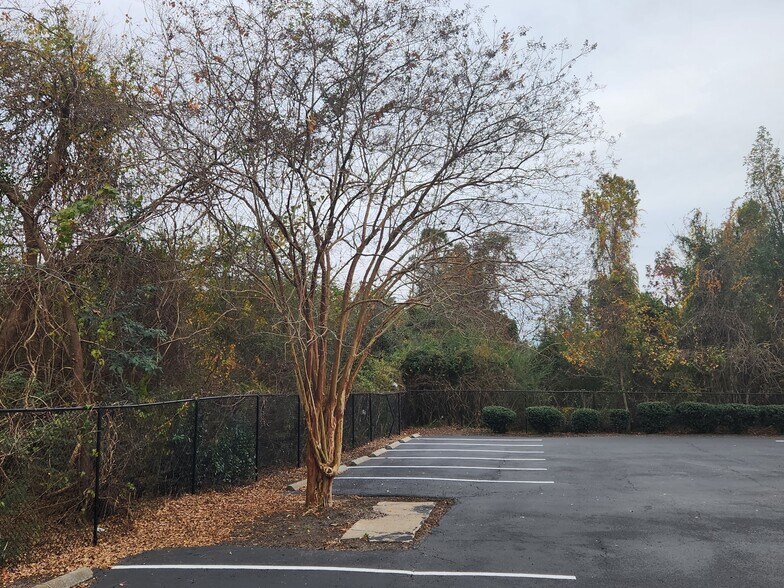 More Photos Of 2704 Highmarket St, Georgetown Freestanding For Sale